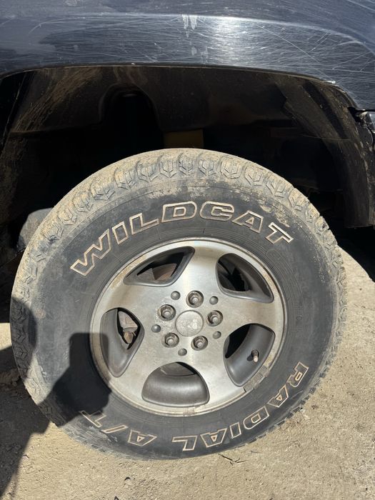 Гуми с джанти от чероки