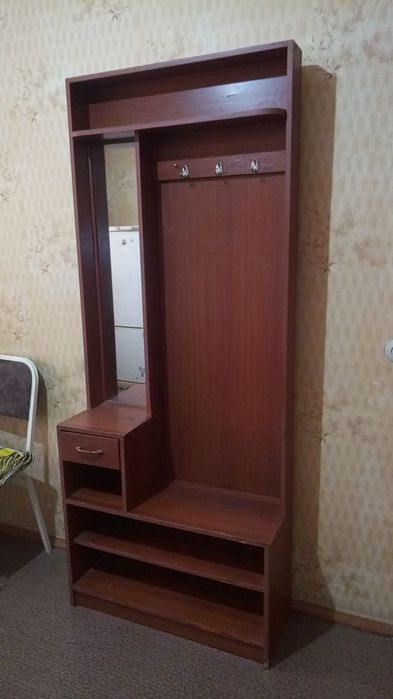 Шкаф в коридор..