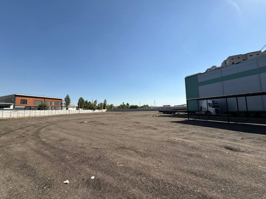 Сдается в аренду открытая площадка (склад)