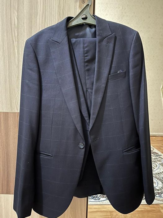 Продаеся костюм