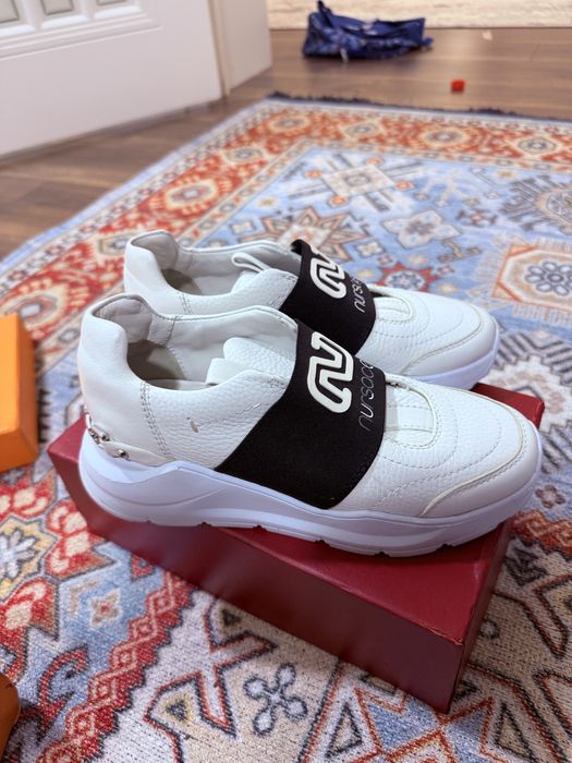 Кроссовки Nursace