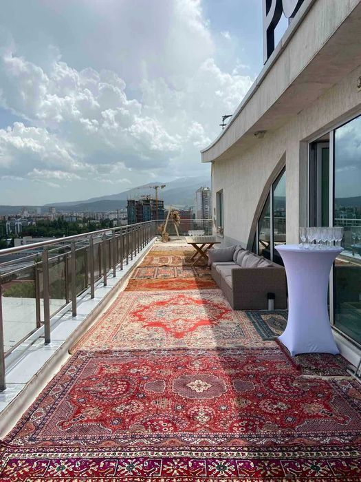 Килими за сватби и други събития под наем