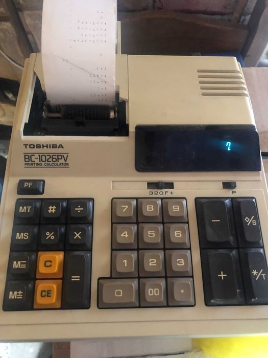 продавам сметачна машина с лента тошиба