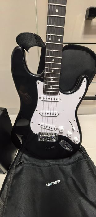 Chitara electrica Harley Benton plus amplificator