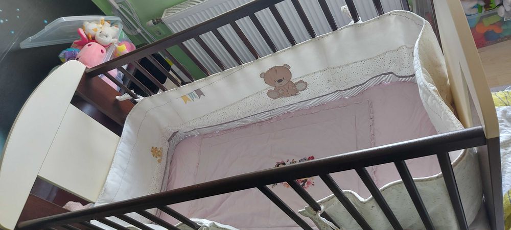 Легло за бебе      .