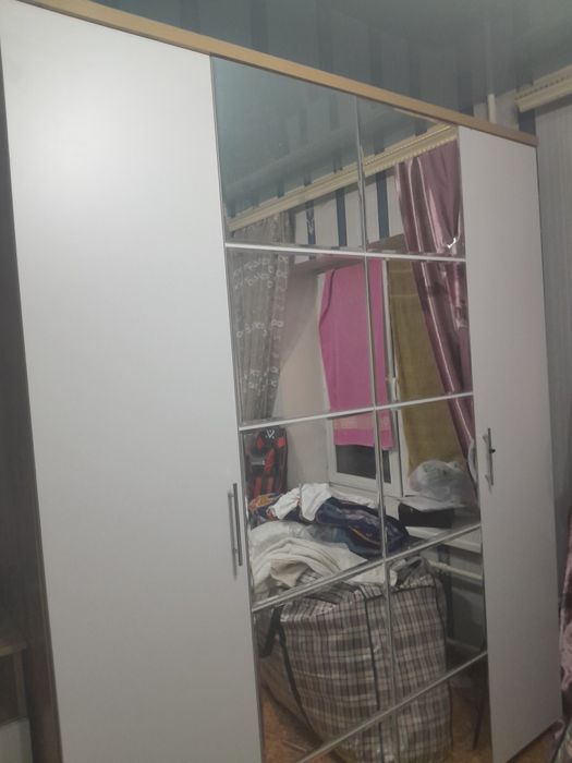 Шкаф  и спальный  кровать