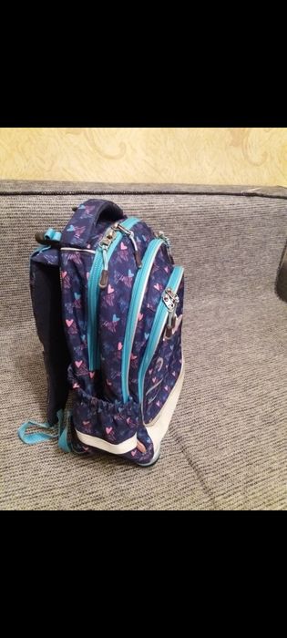 продам 2 школьных рюкзака