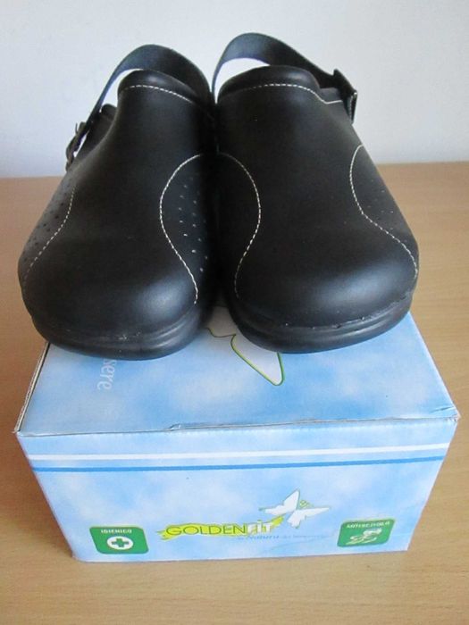 Mедицински обувки/сабо, размер 43