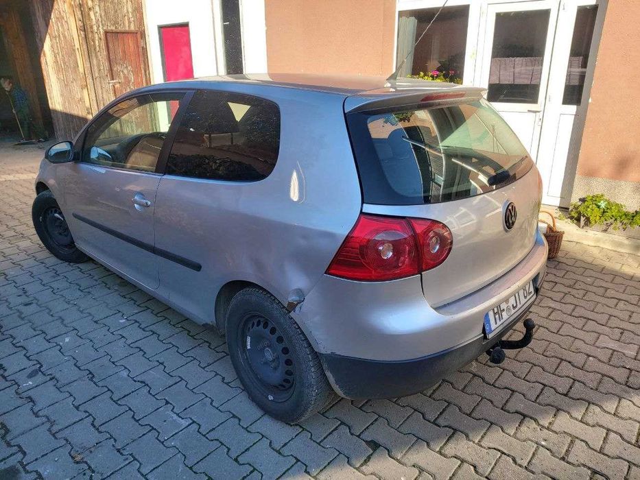 VW Golf 5 – 1.9 TDI, economic, argintiu, model 12/2006