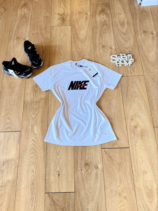 Суперсвеж тишърт Nike.Oversize модел 3/4 ръкав