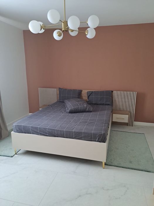 Se vinde casa la cheie !