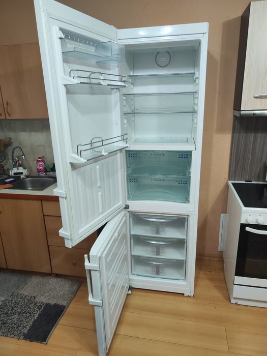 Хладилник фризер Либхер