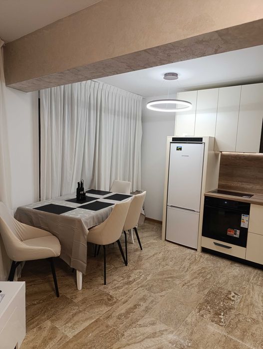 Бутиков апартамент и  клетка в гараж, находящи се в гр.Хасково