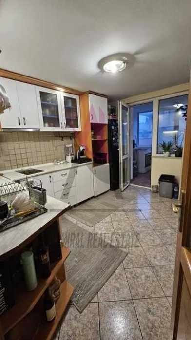 Продава се Тристаен апартамент в Варна, Колхозен пазар - 119 кв.м за 943 €/кв.м - Снимка #2
