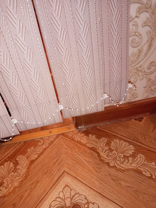 Продам жалюзи вертикальные  80*180 - 2 шт.
