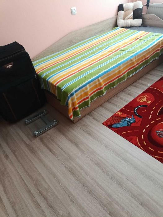 284-Продава се етаж от къща с гараж в с. Стражец