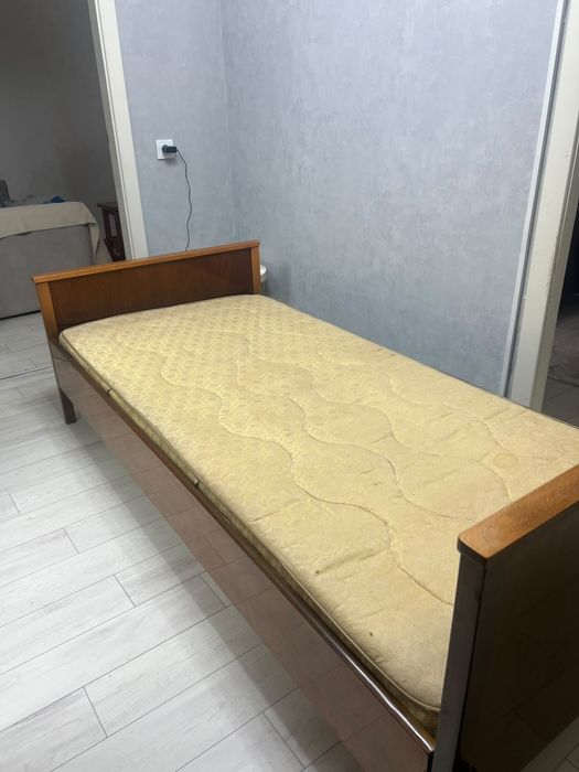 Продам кровати. Две одинаковые. Очень качественные.