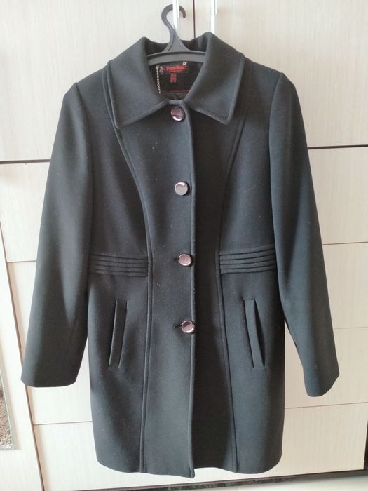 Продам женские пальто