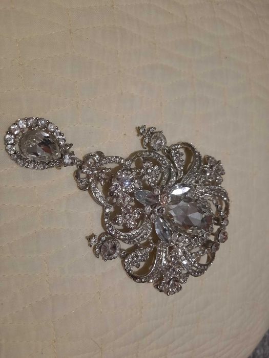 Ожерелье, брошь, колье