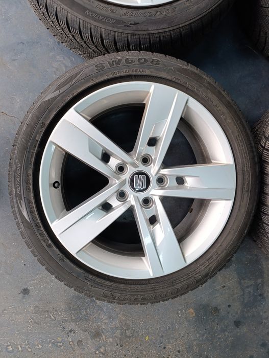 Jante originale Seat Leon 17'' anvelope iarnă  205 50 17  dot 2022