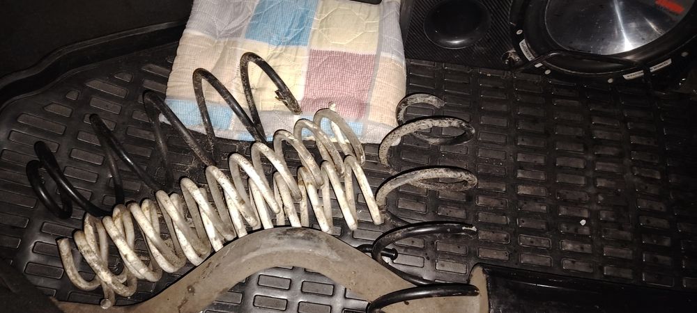 Продам пружины Приора
