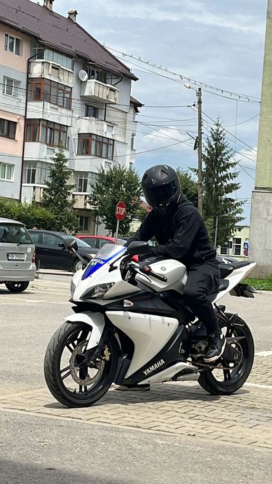 Yamaha YZF-R125 Alb-Negru