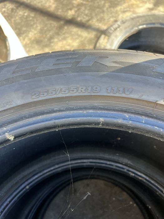 Гуми 2 броя с размер 255/55 R 19