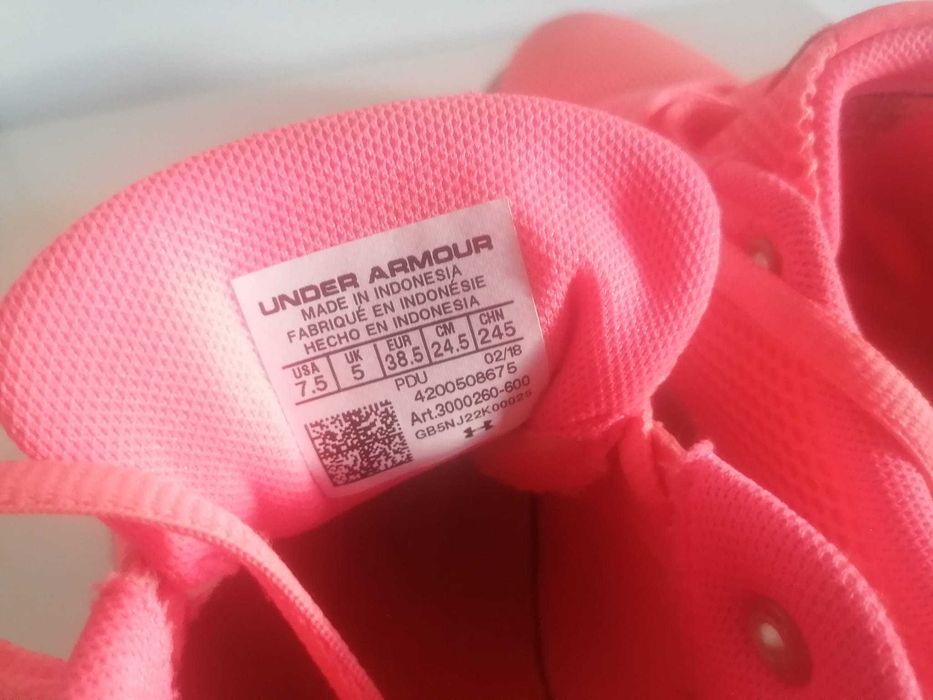 Adidasi Under Armour 38.5