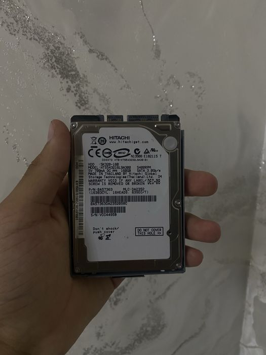 Katta xoroz bir qattiq teshik onlayn