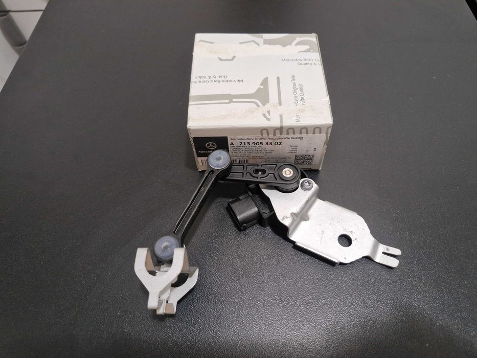 Senzor nivel reglare far Mercedes OE-A2139053302