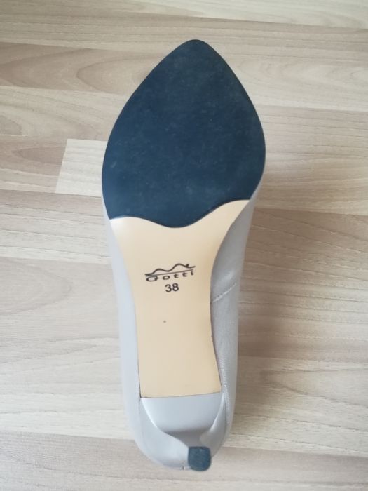 Продам туфли лодочки