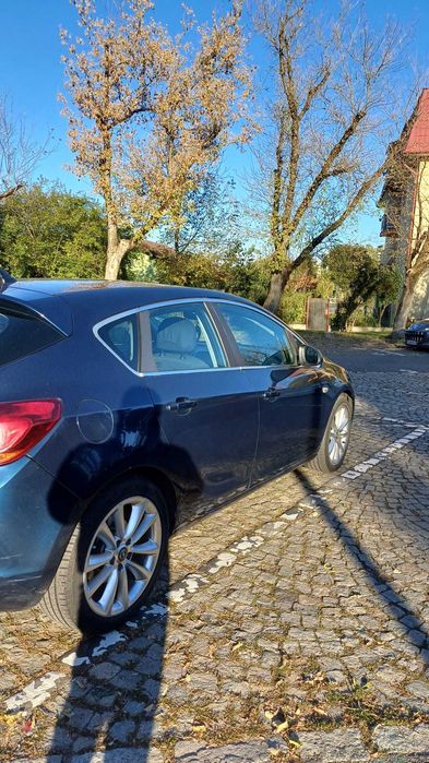 Opel Astra J 2.0 CDTI 2012 160 CP