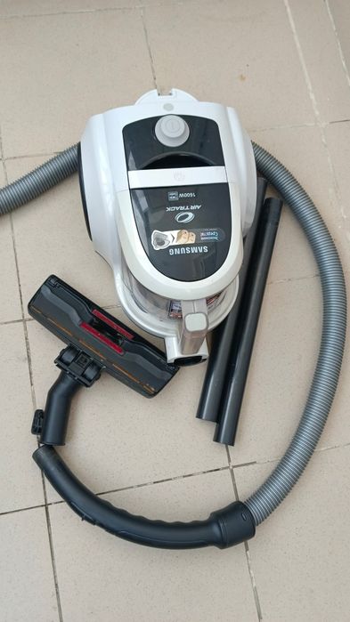 Пылесос  Samsung 1600w