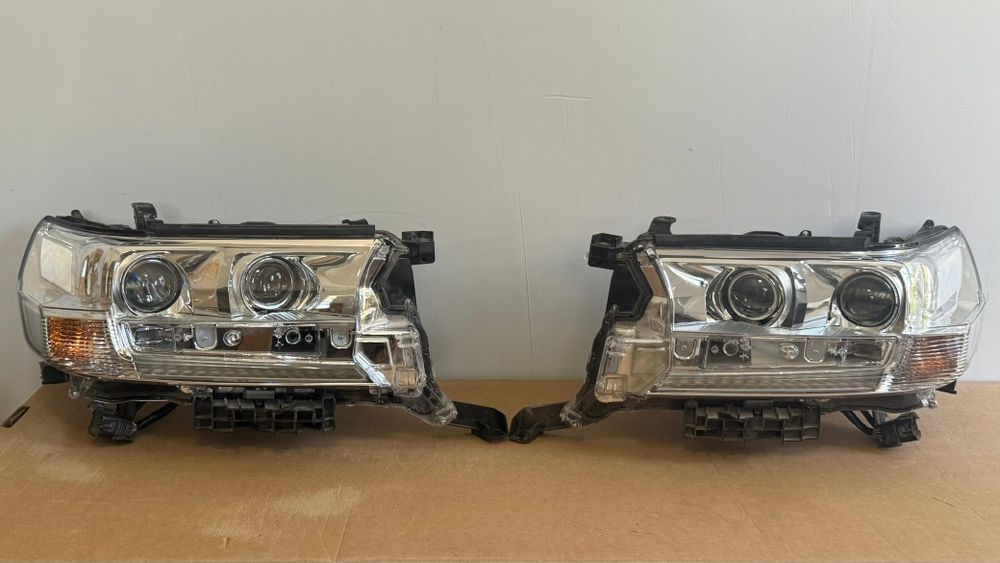 Фары Land Cruiser 200