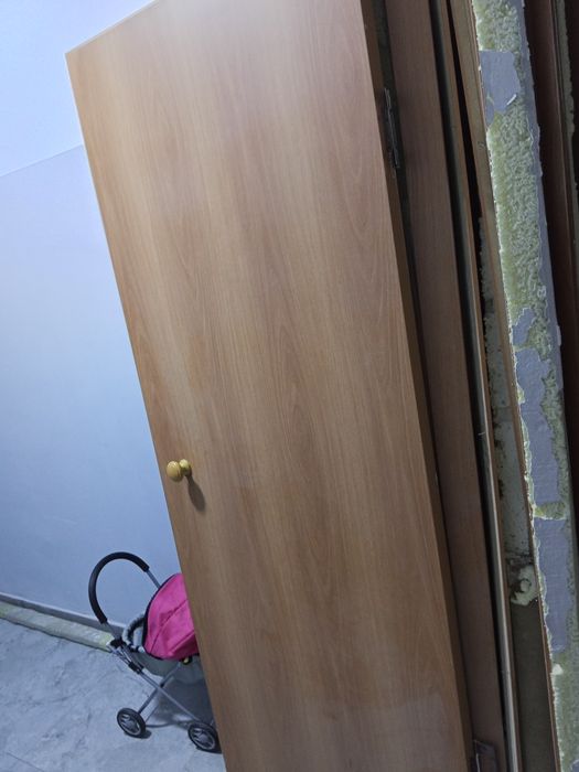 Продам двери межкомнатные