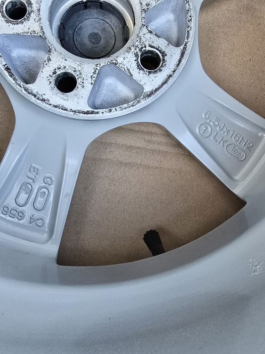 215 65 R 16 jante aliaj cu cauciucuri de iarna DOT 2017 ~ 5 x 108 ET50