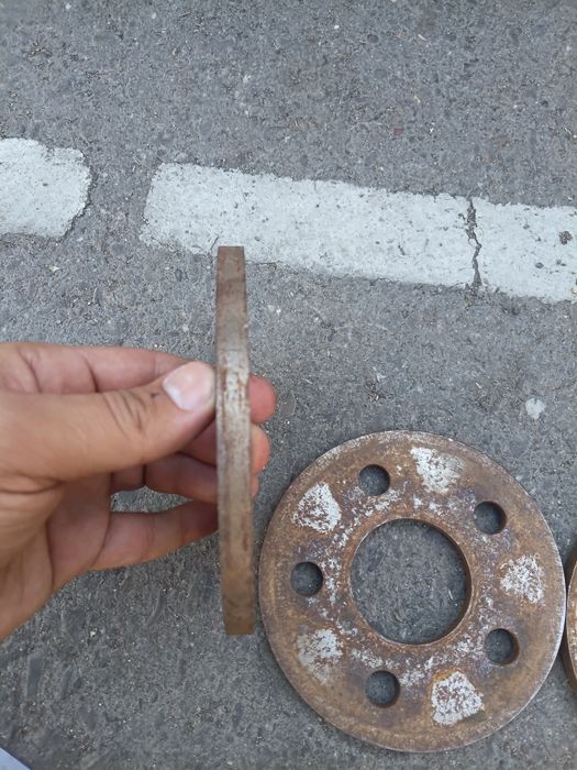 Продам проставки 5/100