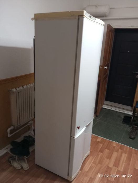 Продаю холодильник