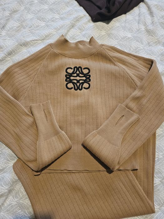 Compleu maro biscuite