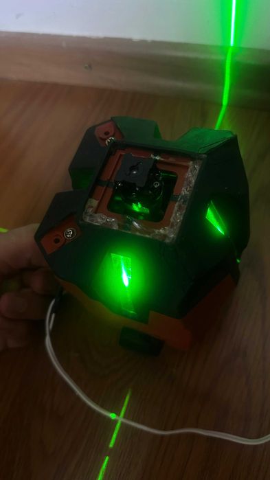 Nivela laser cu lini verzi  Hilti Pm 40 lipsa cap protectie si acumulator