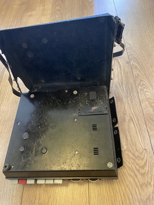 РЕТРО АЗ портативен радиокасетофон TESLA, Чехословакия