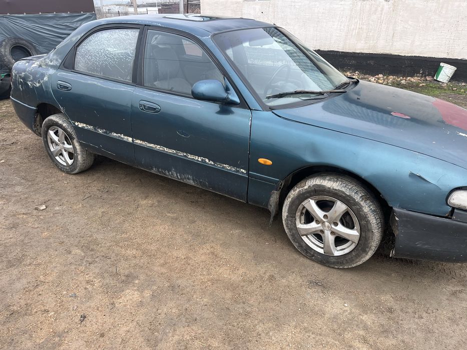 Машина Mazda 626 на ходу