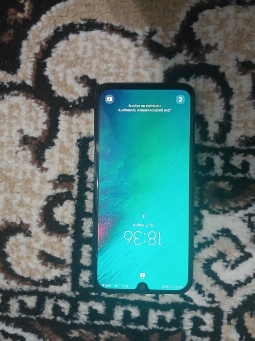 Самсунг А40 сатылады