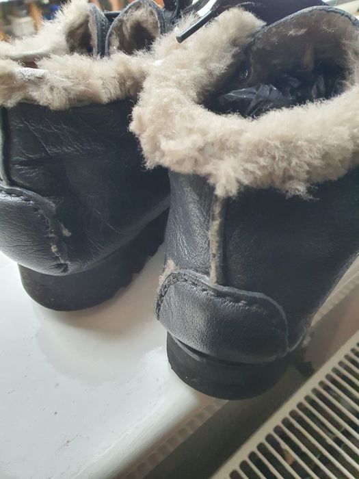 Ghete de dama  sau copii îmblănite piele naturala mărimea 39