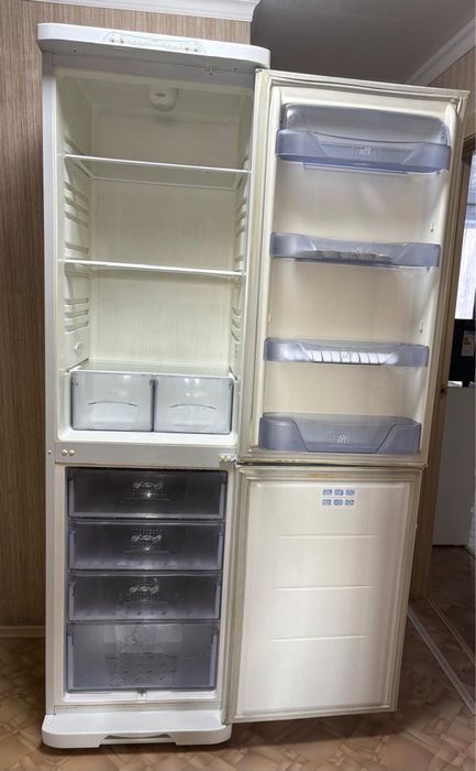 Холодильник рабочий