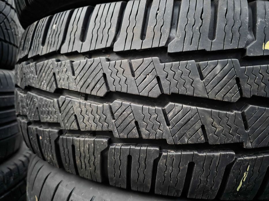 2бр Зимни гуми за бус 215 65 16 С - Michelin
