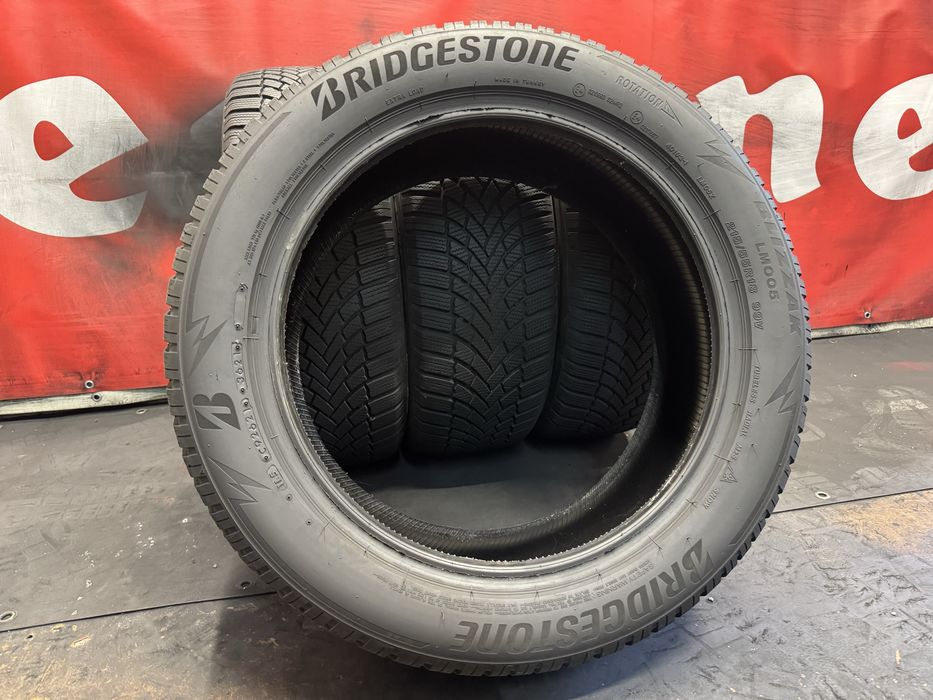 215 55 18, Зимни гуми, Bridgestone BlizzakLM005, 4 броя