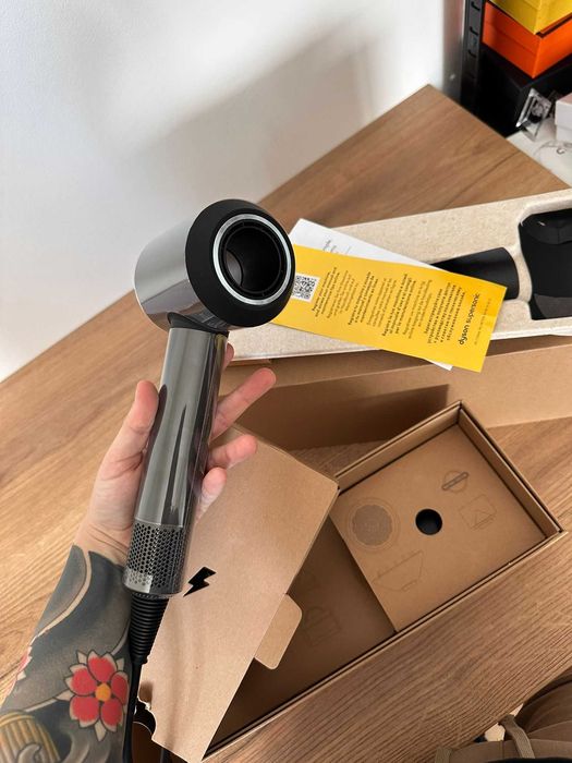 Uscator de par Dyson Supersonic