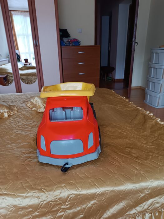 Голям пласмасов детски камион