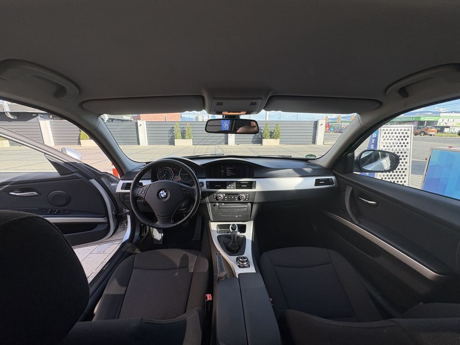 BMW 3 Series 2010 — imagine 5